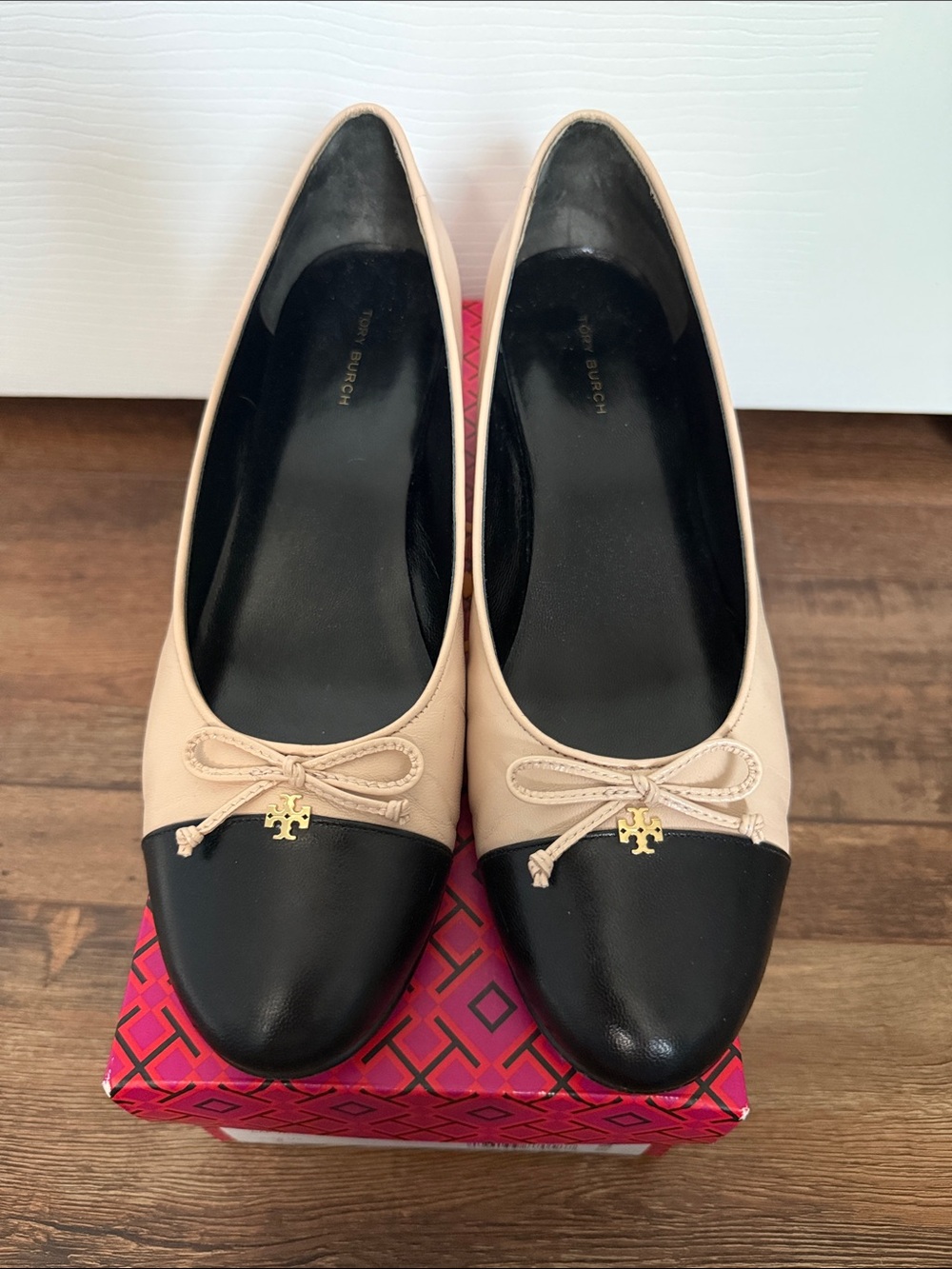 Tory Burch Cap Toe Pump